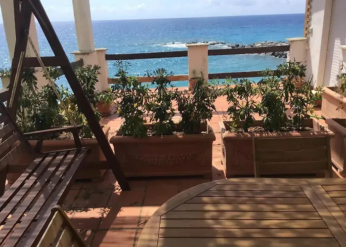 Cozy In With Sea View Apartment